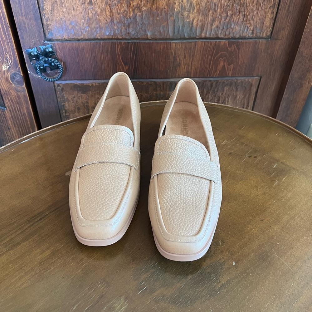 Vionic Sellah Tan Pebbled Leather Slip On Comfortable Loafers Size 11 Wide NWOB